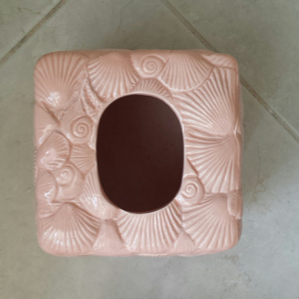 Porcelain Shell Tissue Box Holder - Picture 4 of 9